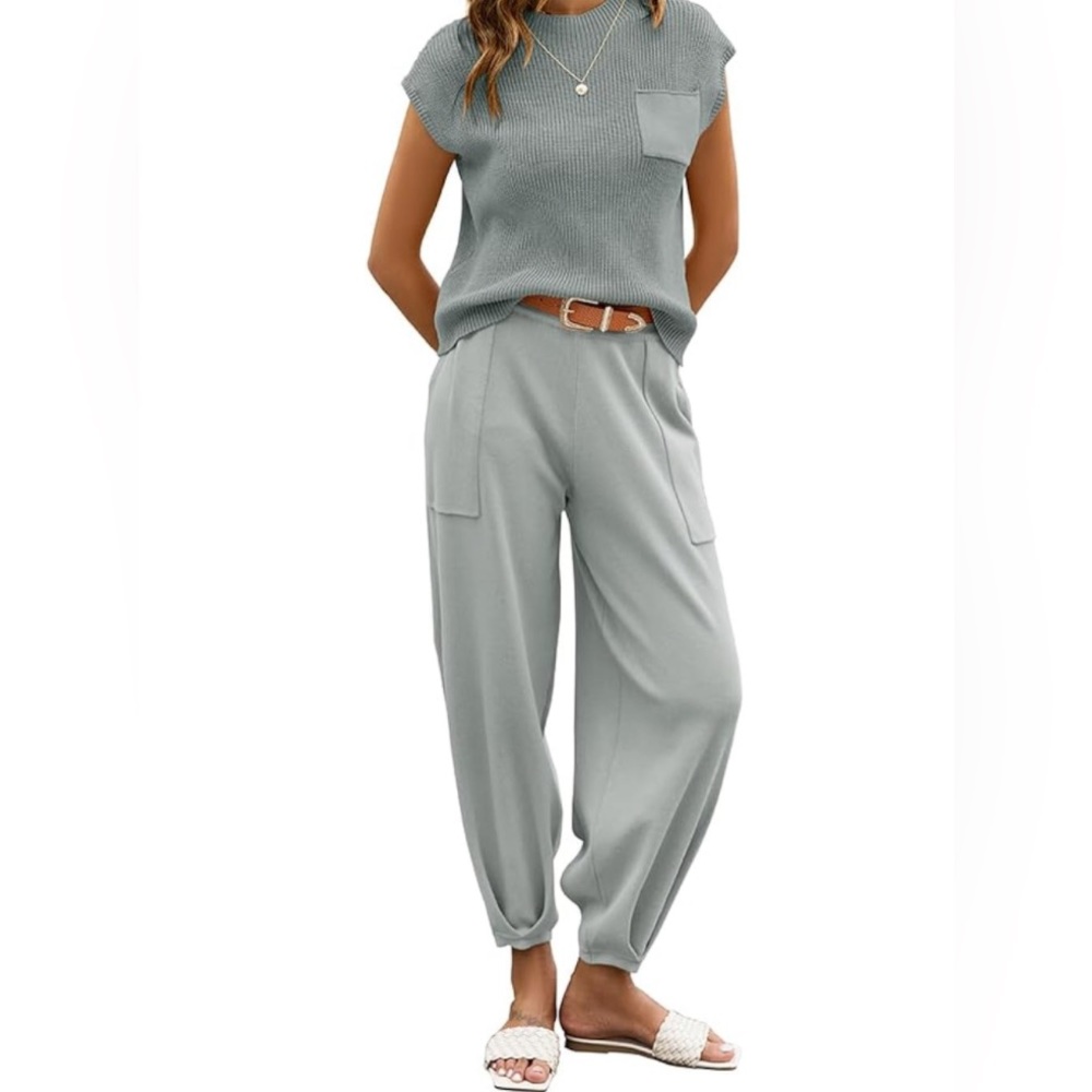 Two-tone two-pc track suit. Travel suit.